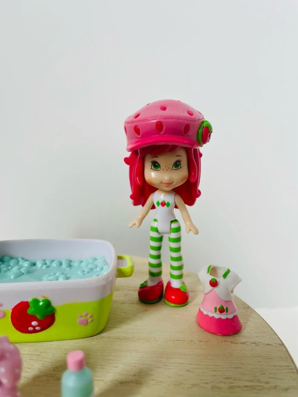 2009 Strawberry Shortcake Berry Bubbly Bath Lemon Meringue Doll Custard Complete
